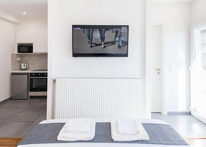 Stylish New Paradise Apt For 2 In Marousi
