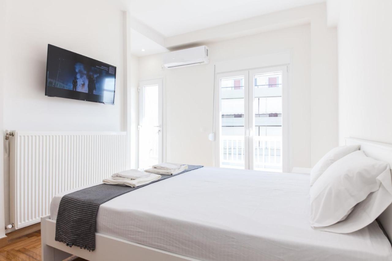 Stylish New Paradise For 2 In Marousi