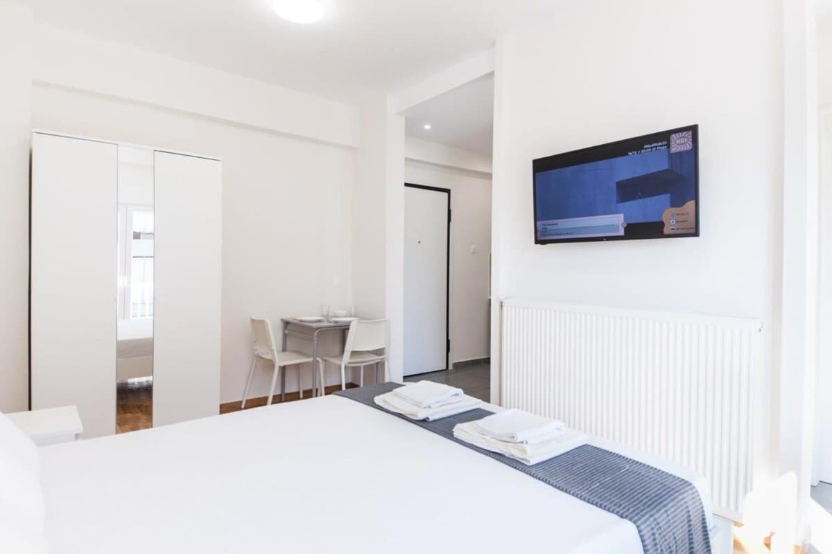 Stylish New Paradise For 2 In Marousi Athen
