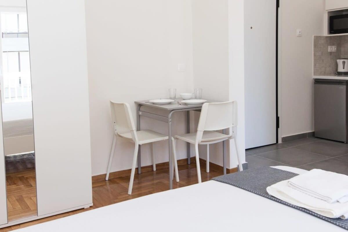 Stylish New Paradise For 2 In Marousi